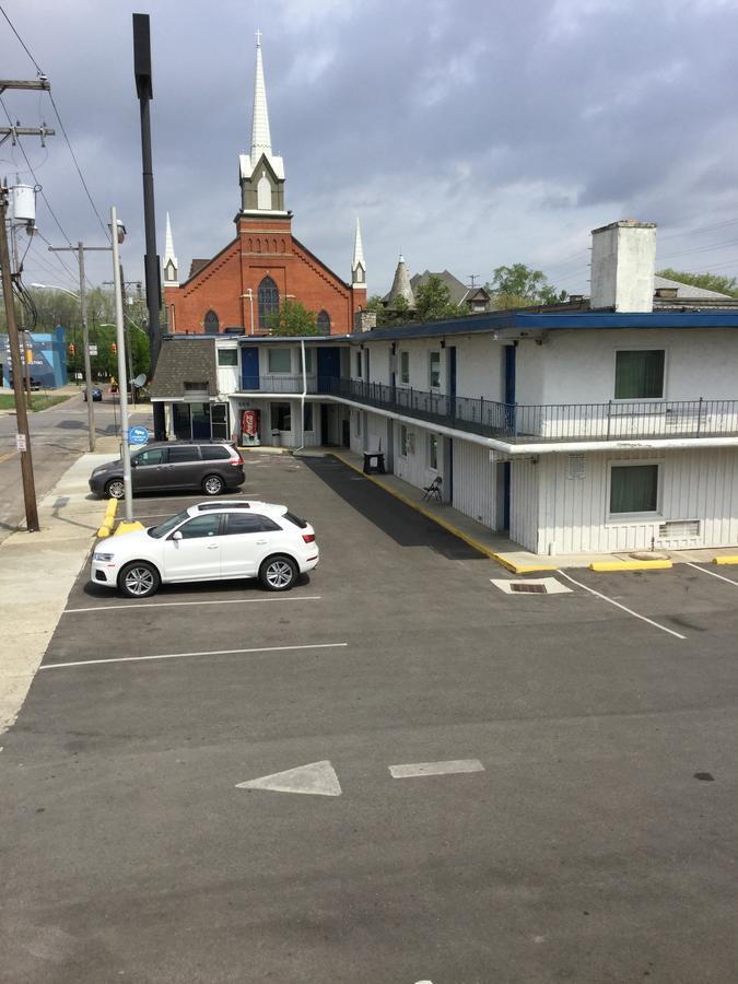 Inn Towne Motel Columbus Exterior foto